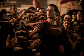 "Бэтмен против Супермена" снова побеждает в международном кинопрокате