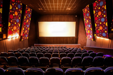 Крупнейшая сеть кинотеатров США прекращает работу, закрываются две самые крупные киносети Великобритании