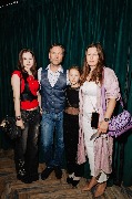 Виктор Добронравов с семьей