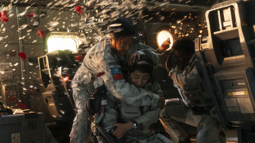 Фантастическая кинолента «Блуждающая Земля-2» лидирует в первый день новогодних праздников в Китае