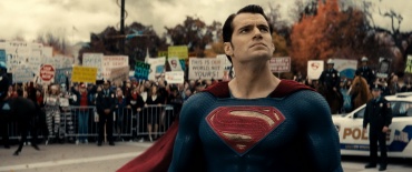 Блокбастер "Бэтмен против Супермена: На заре справедливости" собрал $7 млн на первых международных премьерах
