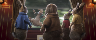 В первый день работы британских кинотеатров лучшим стал сиквел "Кролик Питер 2"