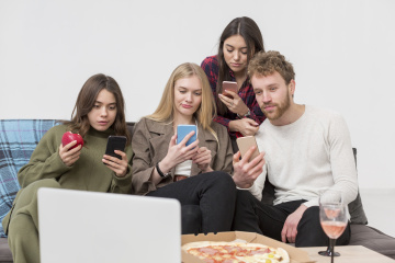Доля YouTube и Rutube как источников информации о кино упала на 26% среди молодежи в 2025 году Доля YouTube и Rutube как источников информации о кино упала на 26% среди молодежи в 2025 году