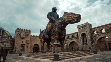 Завершены съемки новой экранизации романа «Трудно быть богом» Завершены съемки новой экранизации романа «Трудно быть богом»