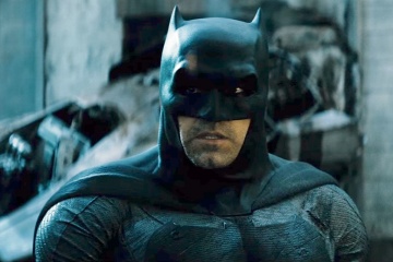 Бен Аффлек не будет режиссёром фильма о "Бэтмене", но остаётся исполнителем главной роли и продюсером