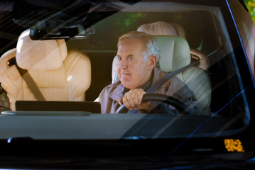 Юрий Стоянов сядет за руль умного автомобиля в комедии «Дедмобиль»