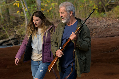 1/4  - Кадры из фильма: СЕЗОН ОХОТЫ