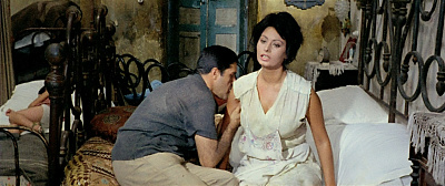 1/4  - Кадры из фильма: ВЧЕРА, СЕГОДНЯ, ЗАВТРА