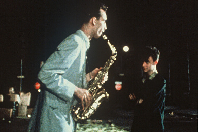 1/3  - Кадры из фильма: ОТПУСК БЕЗ КОНЦА