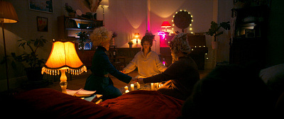 1/4  - Кадры из фильма: ШАЛЬНАЯ ИМПЕРАТРИЦА