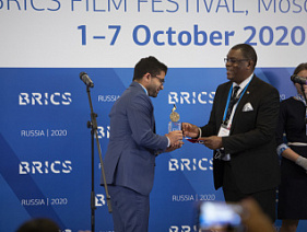 Главный приз фестиваля стран БРИКС получил фильм из ЮАР «Поппи Нонгена»