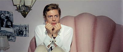 2/4  - Кадры из фильма: ВЧЕРА, СЕГОДНЯ, ЗАВТРА