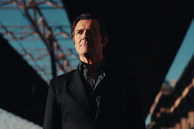 1/1  - Кадры из фильма: ЗОЛОТОЙ ДУБЛЬ