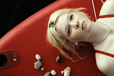 4/4  - Кадры из фильма: ЗВУК ПАДЕНИЯ