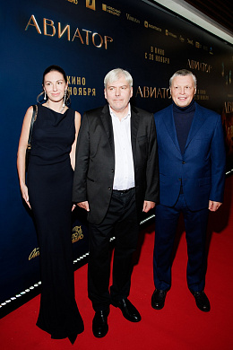 14/28  - Премьера фильма АВИАТОР