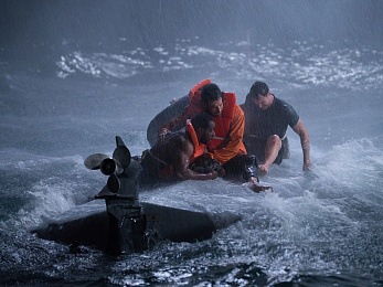 1/4  - Кадры из фильма: ВЫЖИВШИЙ