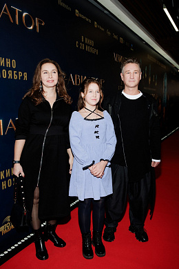 20/28  - Премьера фильма АВИАТОР