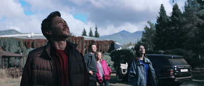 5/5  - Кадры из фильма: КТО-ТО ДОЛЖЕН УМЕРЕТЬ