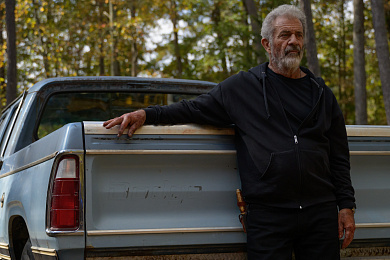 4/4  - Кадры из фильма: СЕЗОН ОХОТЫ