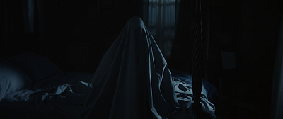 3/4  - Кадры из фильма: СИНИСТЕР: ПЕРВОЕ ПРОКЛЯТИЕ