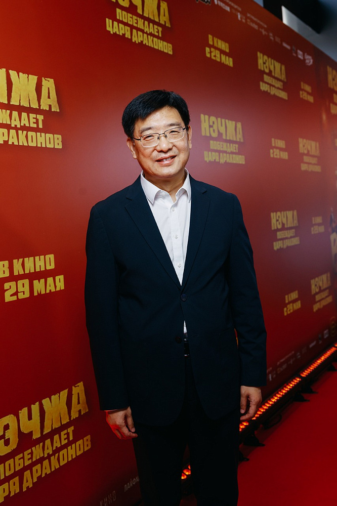советник-посланник Посольства КНР Фэн Литао