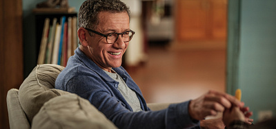 3/4  - Кадры из фильма: ОТПУСК ПО СЕМЕЙНЫМ ОБСТОЯТЕЛЬСТВАМ